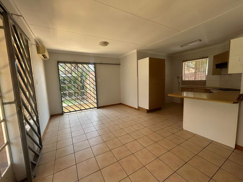 To Let 2 Bedroom Property for Rent in Die Hoewes Gauteng