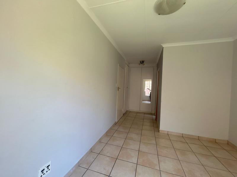 To Let 2 Bedroom Property for Rent in Die Hoewes Gauteng