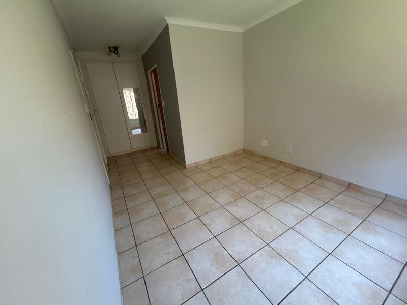 To Let 2 Bedroom Property for Rent in Die Hoewes Gauteng