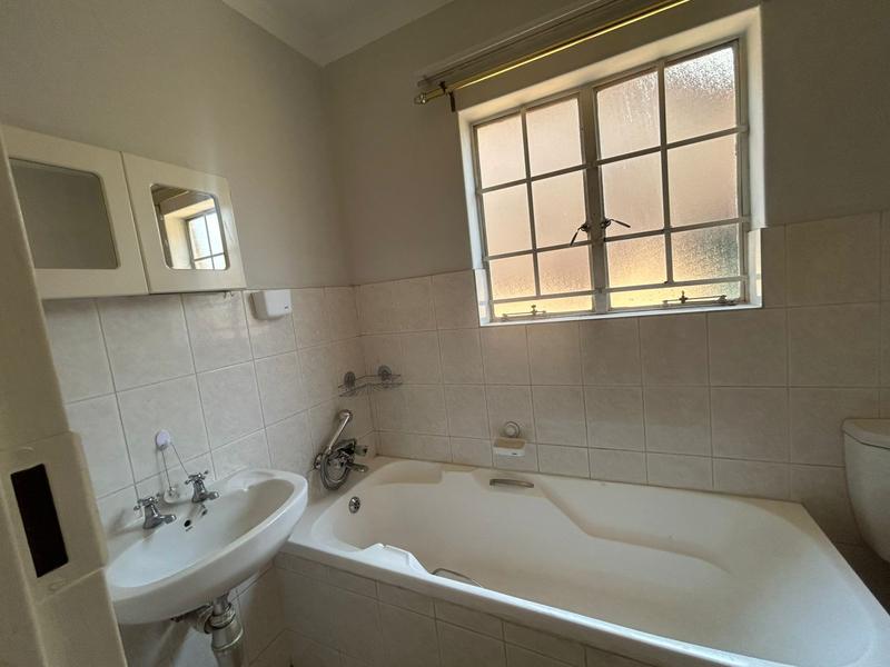 To Let 2 Bedroom Property for Rent in Die Hoewes Gauteng