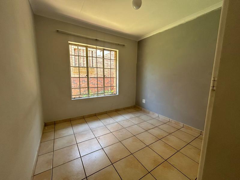 To Let 2 Bedroom Property for Rent in Die Hoewes Gauteng
