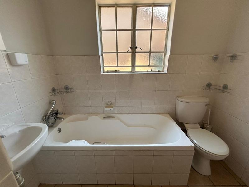 To Let 2 Bedroom Property for Rent in Die Hoewes Gauteng