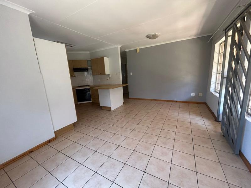 To Let 2 Bedroom Property for Rent in Die Hoewes Gauteng