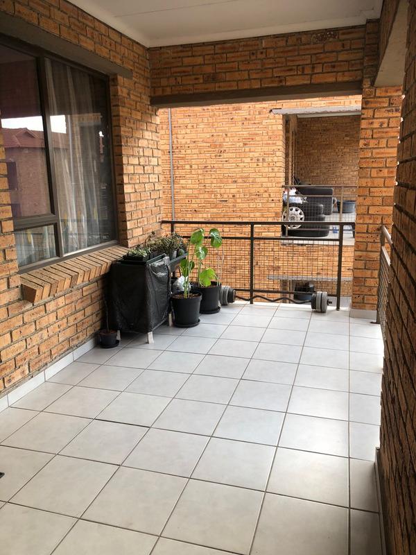 1 Bedroom Property for Sale in Klippoortje Gauteng