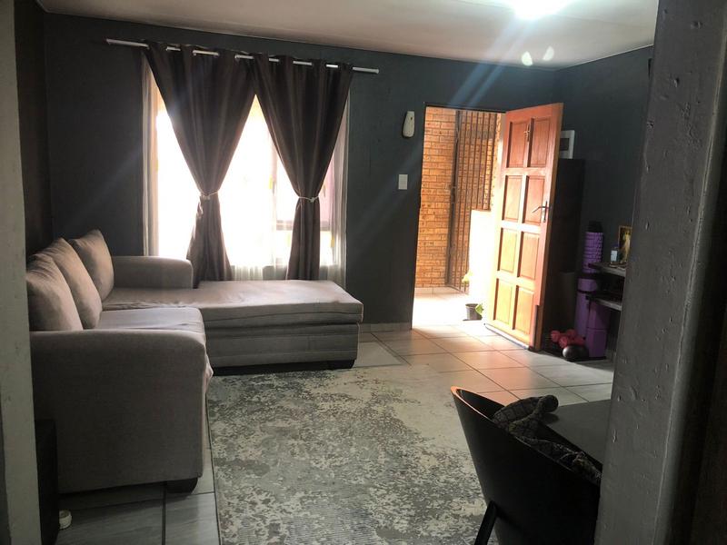 1 Bedroom Property for Sale in Klippoortje Gauteng