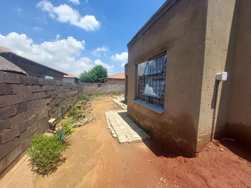 3 Bedroom Property for Sale in Mohlakeng Gauteng