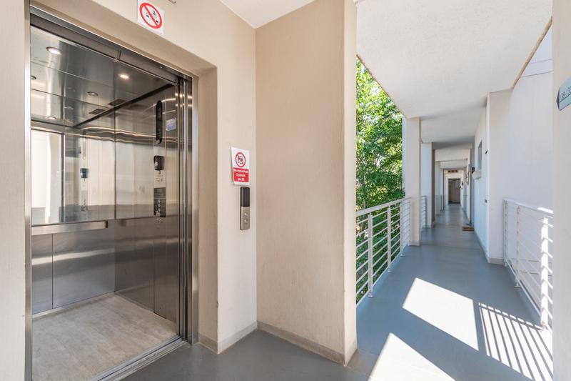 To Let 2 Bedroom Property for Rent in Broadacres Gauteng