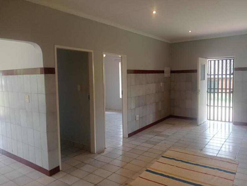 To Let 4 Bedroom Property for Rent in Kameeldrift West Gauteng