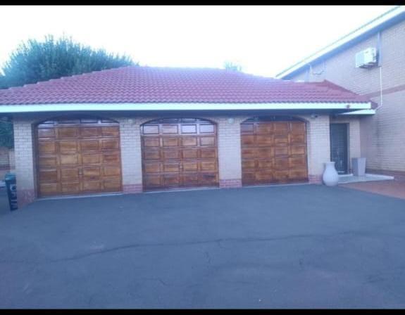 4 Bedroom Property for Sale in Kenleaf Gauteng