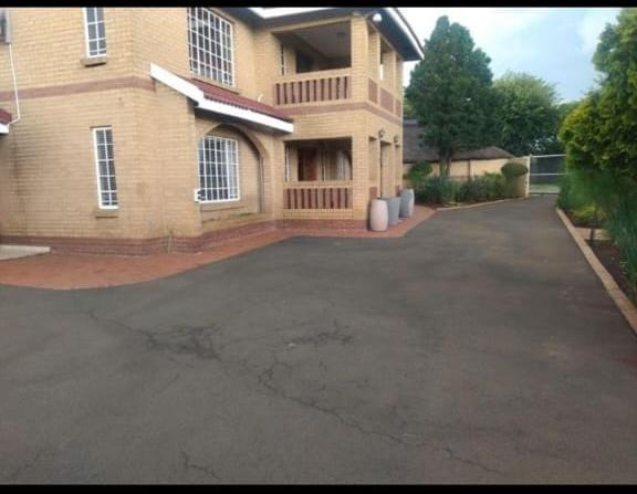 4 Bedroom Property for Sale in Kenleaf Gauteng