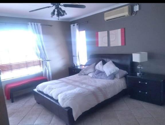 4 Bedroom Property for Sale in Kenleaf Gauteng