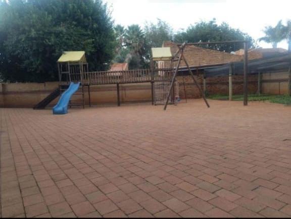 4 Bedroom Property for Sale in Kenleaf Gauteng