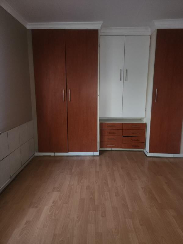 To Let 4 Bedroom Property for Rent in Bramley Gauteng