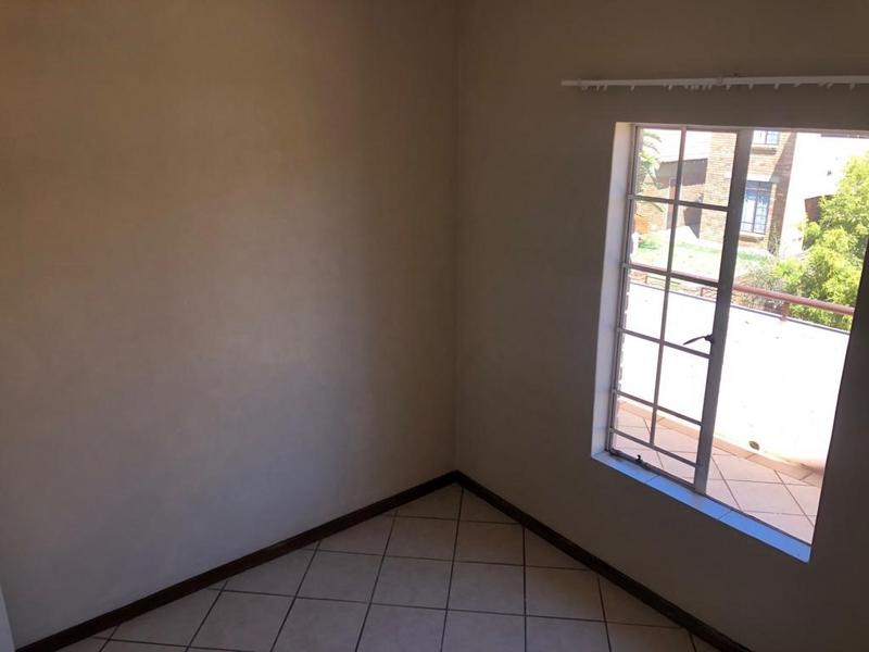To Let 2 Bedroom Property for Rent in Mooikloof Ridge Gauteng