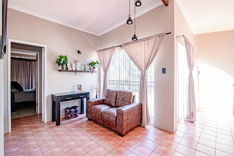 5 Bedroom Property for Sale in Sinoville Gauteng