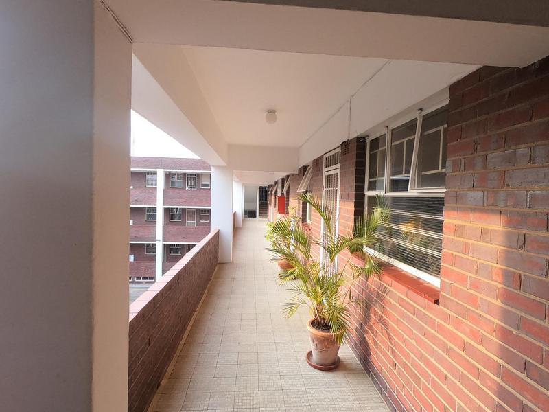 To Let 1 Bedroom Property for Rent in Waverley Gauteng