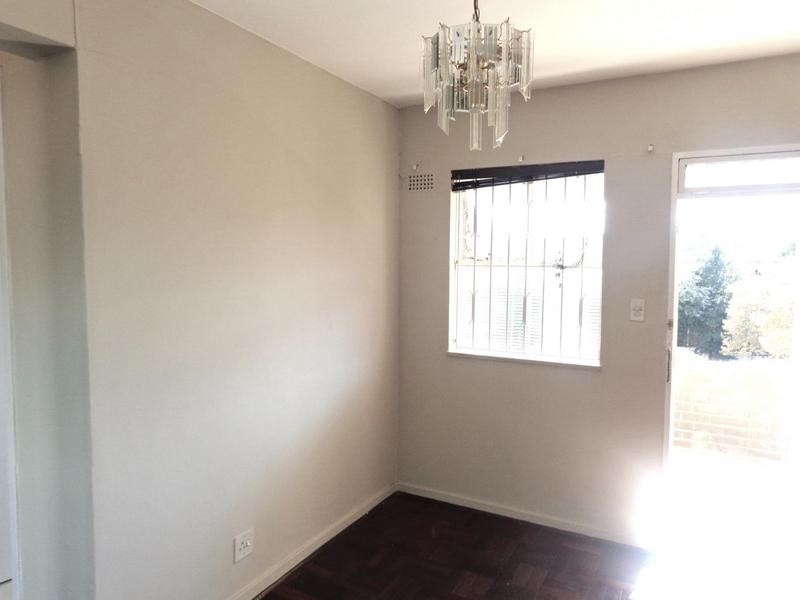 To Let 1 Bedroom Property for Rent in Waverley Gauteng