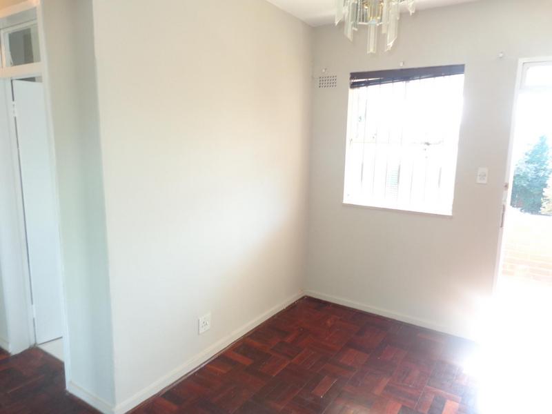 To Let 1 Bedroom Property for Rent in Waverley Gauteng