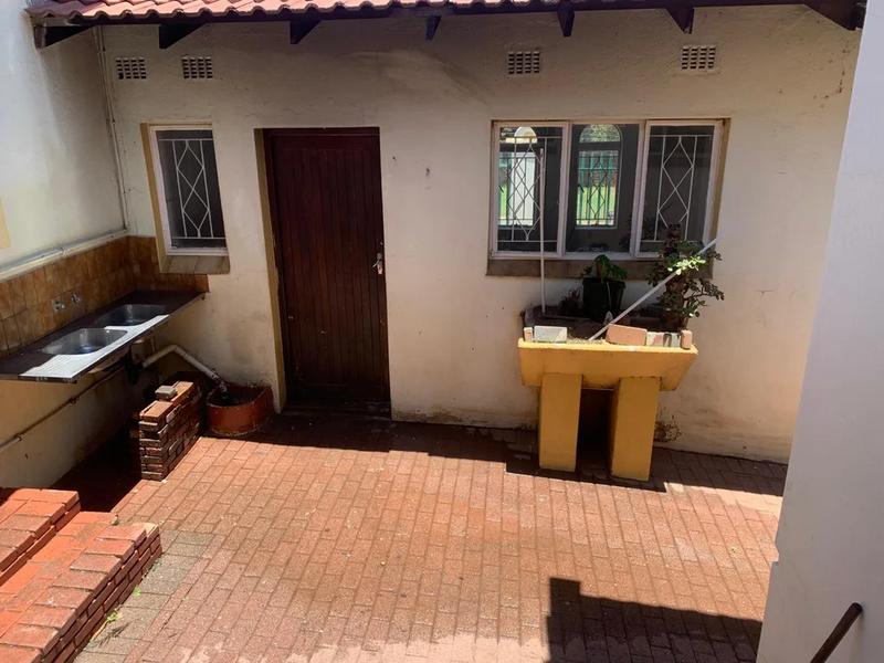 To Let 1 Bedroom Property for Rent in Wilro Park Gauteng