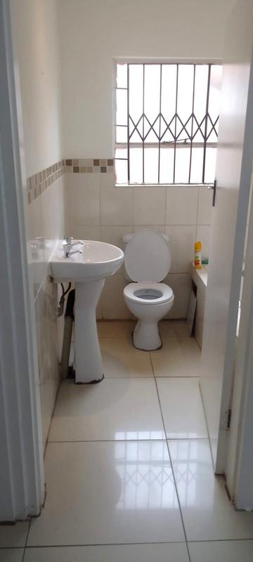 To Let 2 Bedroom Property for Rent in Goudrand Gauteng