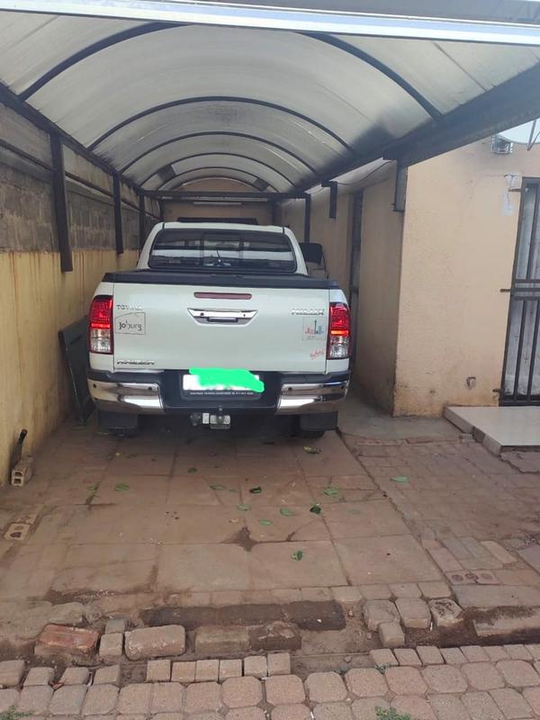 2 Bedroom Property for Sale in Chiawelo Gauteng