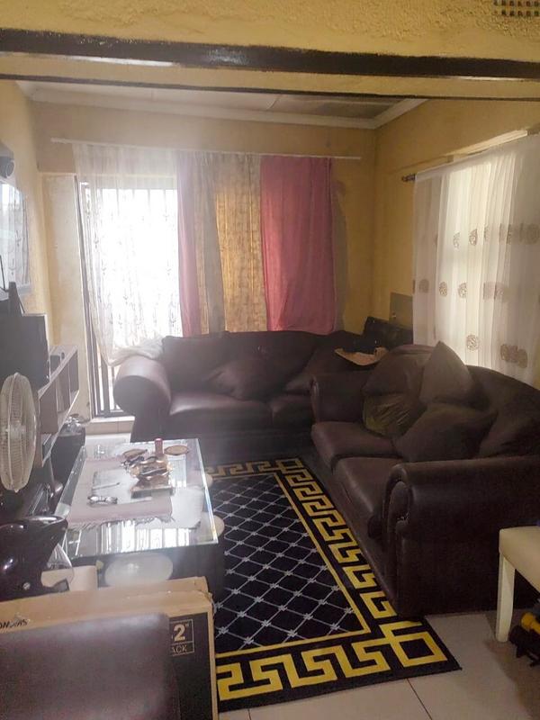 2 Bedroom Property for Sale in Chiawelo Gauteng