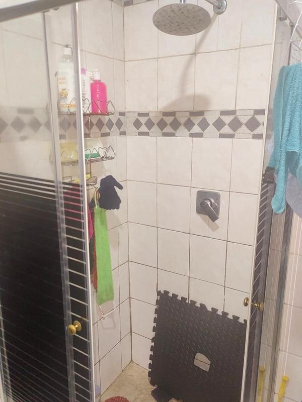 2 Bedroom Property for Sale in Chiawelo Gauteng