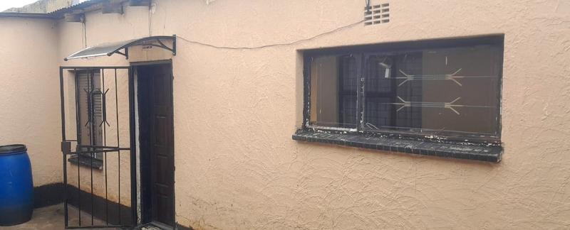 2 Bedroom Property for Sale in Pimville Gauteng
