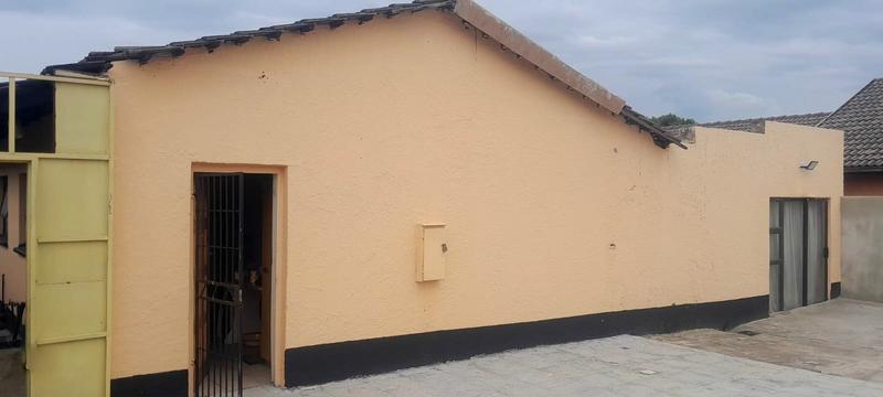 2 Bedroom Property for Sale in Pimville Gauteng