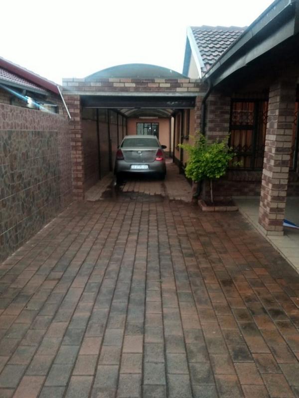 3 Bedroom Property for Sale in Protea Glen Gauteng