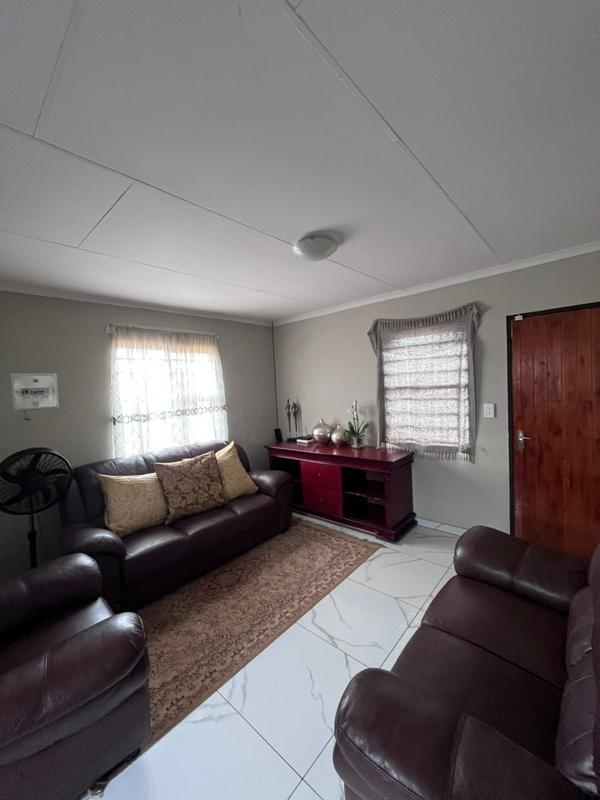 3 Bedroom Property for Sale in Windmill Park Gauteng