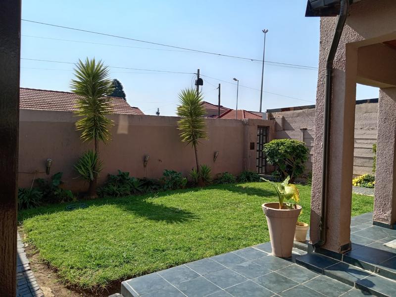 3 Bedroom Property for Sale in Dobsonville Ext 3 Gauteng