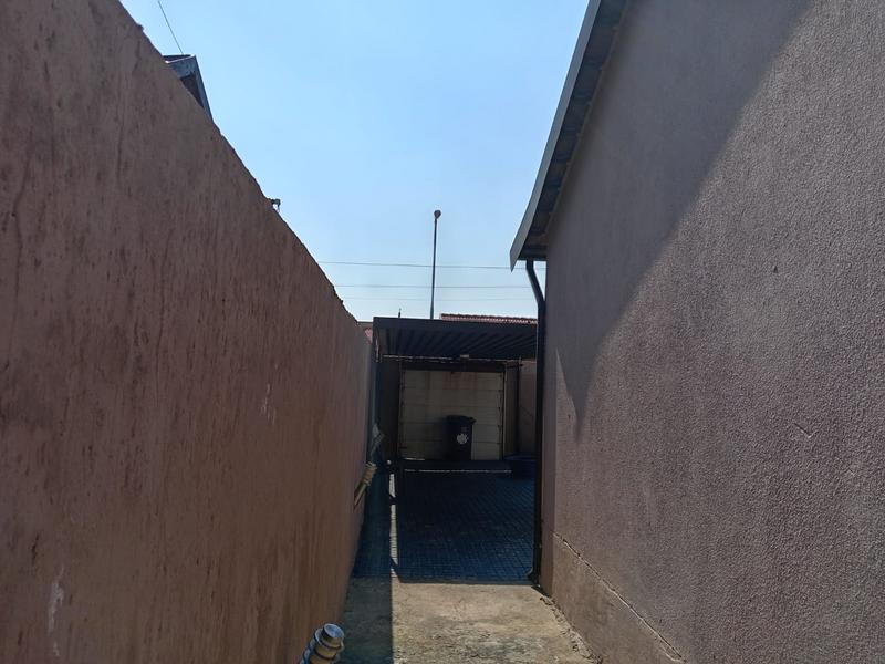 3 Bedroom Property for Sale in Dobsonville Ext 3 Gauteng