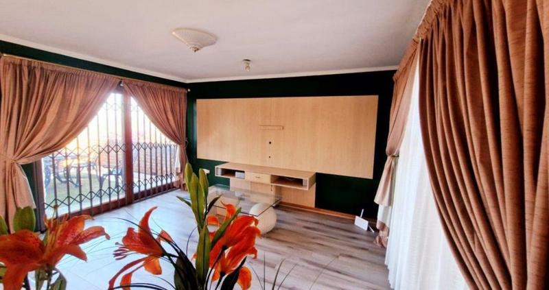 3 Bedroom Property for Sale in Bassonia Gauteng