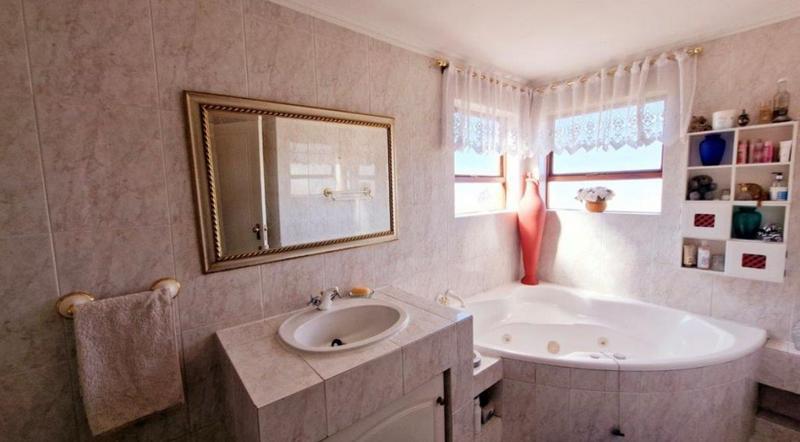 3 Bedroom Property for Sale in Bassonia Gauteng