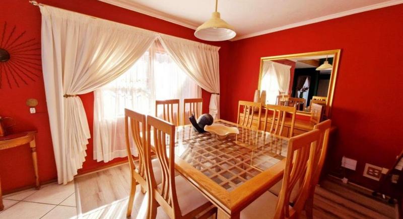 3 Bedroom Property for Sale in Bassonia Gauteng