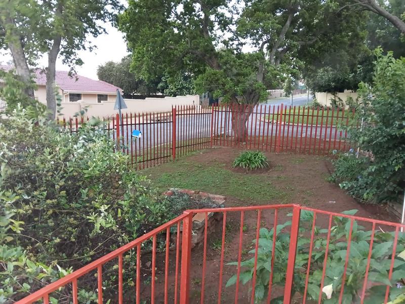 7 Bedroom Property for Sale in Fleurhof Gauteng