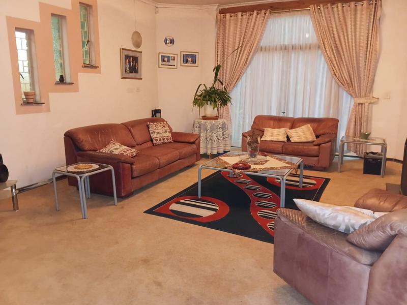 7 Bedroom Property for Sale in Fleurhof Gauteng