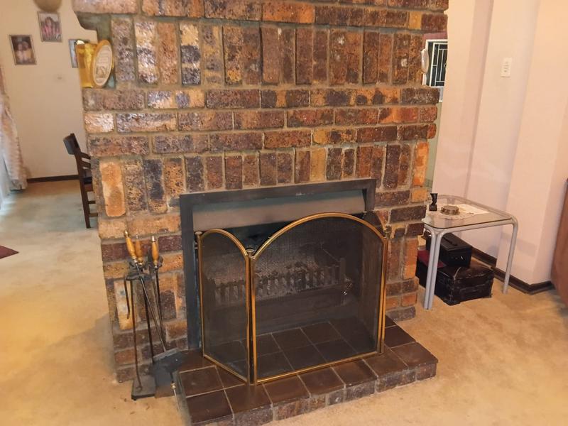 7 Bedroom Property for Sale in Fleurhof Gauteng