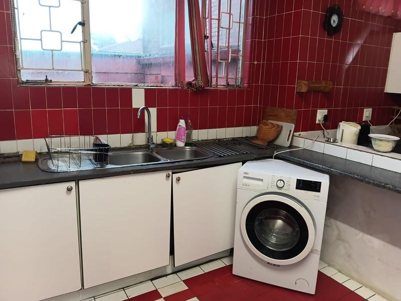 7 Bedroom Property for Sale in Fleurhof Gauteng