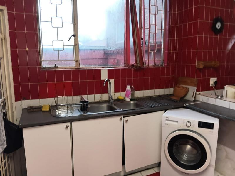 7 Bedroom Property for Sale in Fleurhof Gauteng