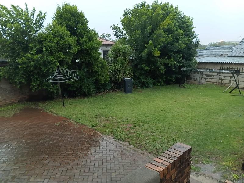 7 Bedroom Property for Sale in Fleurhof Gauteng