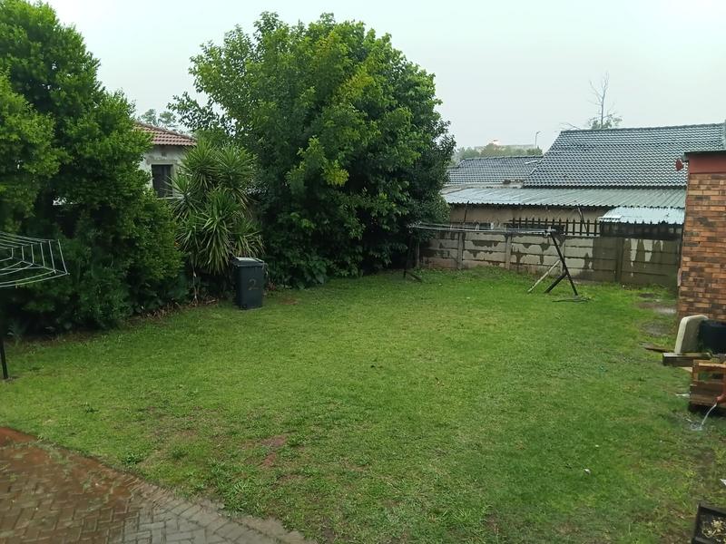 7 Bedroom Property for Sale in Fleurhof Gauteng