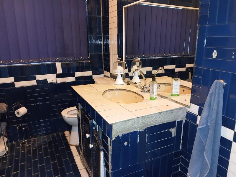 7 Bedroom Property for Sale in Fleurhof Gauteng