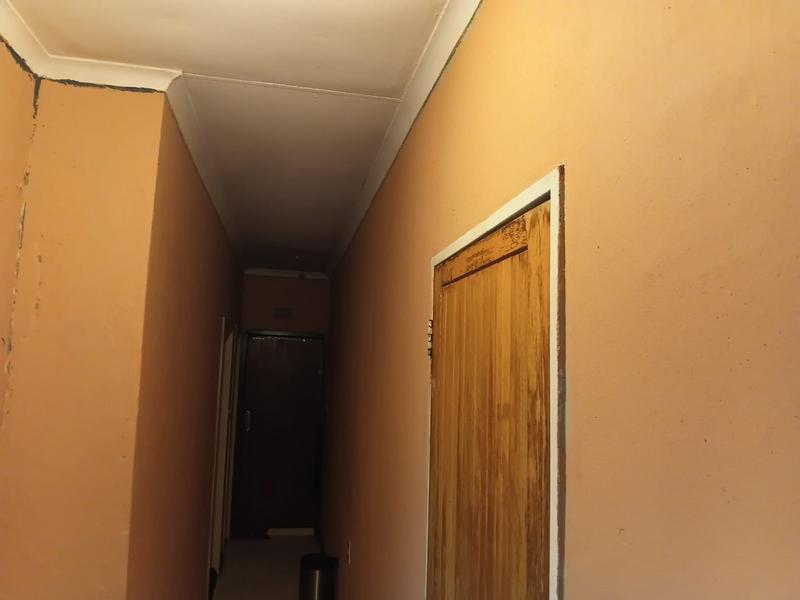7 Bedroom Property for Sale in Fleurhof Gauteng