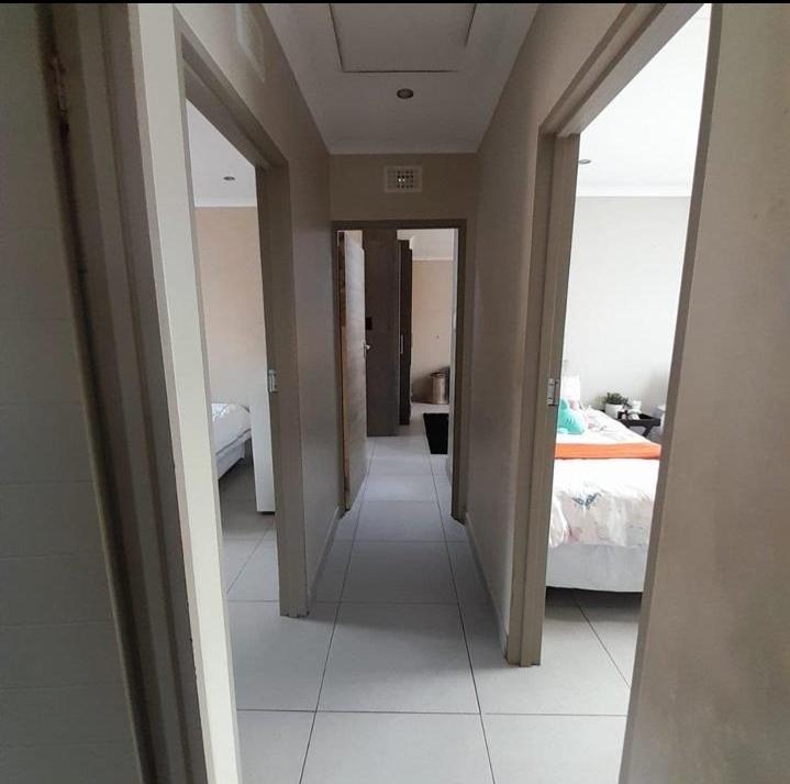 3 Bedroom Property for Sale in Clayville Gauteng
