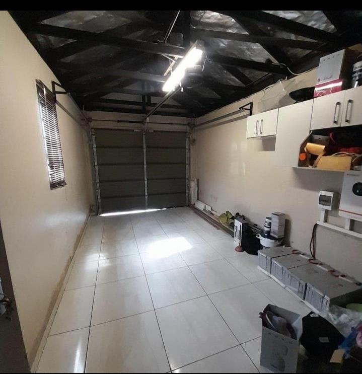 3 Bedroom Property for Sale in Clayville Gauteng
