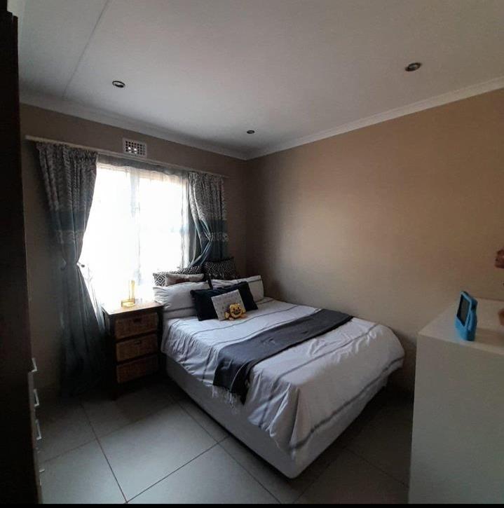 3 Bedroom Property for Sale in Clayville Gauteng