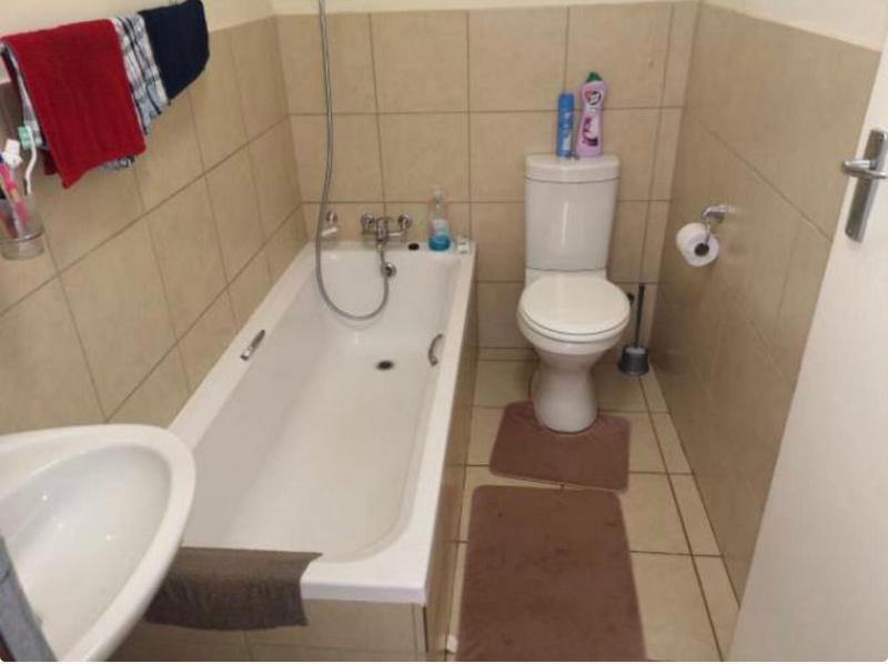 2 Bedroom Property for Sale in The Orchards Gauteng