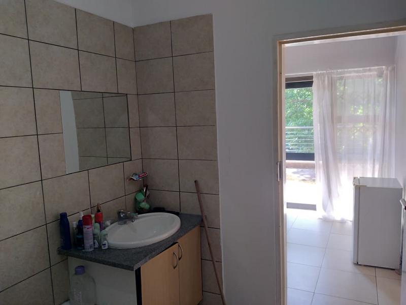 To Let 2 Bedroom Property for Rent in Milpark Gauteng